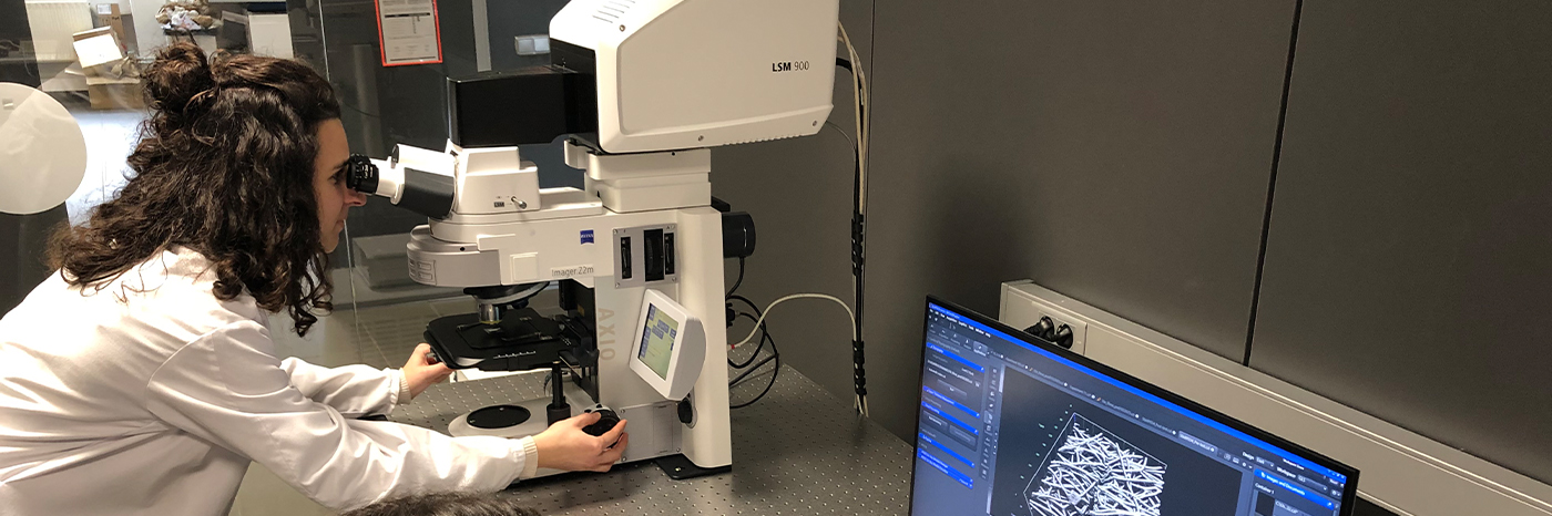 State-of-the-art equipment for the micrometre-scale analysis of polymeric materials in medical applications